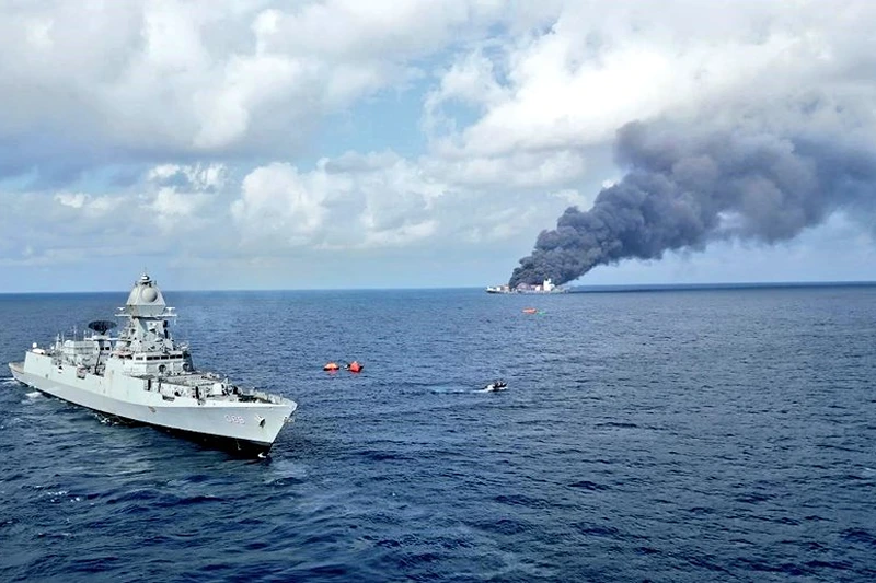 (Phot via: Indian Navy)