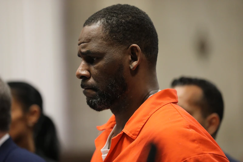 R Kelly Appears In Court in Chicago For Status Hearing CHICAGO, IL - SEPTEMBER 17: Singer R. Kelly appears during a hearing at the Leighton Criminal Courthouse on September 17, 2019 in Chicago, Illinois. Kelly is facing multiple sexual assault charges and is being held without bail. (Photo by Antonio Perez - Pool via Getty Images)