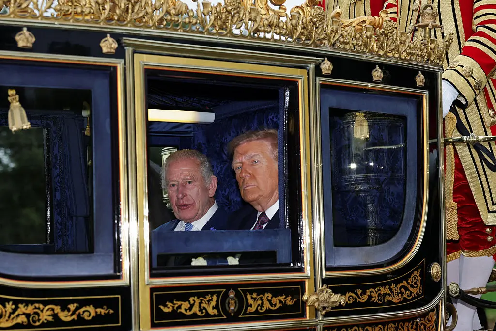 Trump, First Lady ride with their Majesties in carriage to Windsor Castle – One America News Network