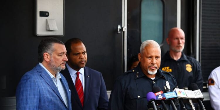 Dallas Police reveal accused shooter’s ‘anti-ICE’ messages at press conference – One America News Network