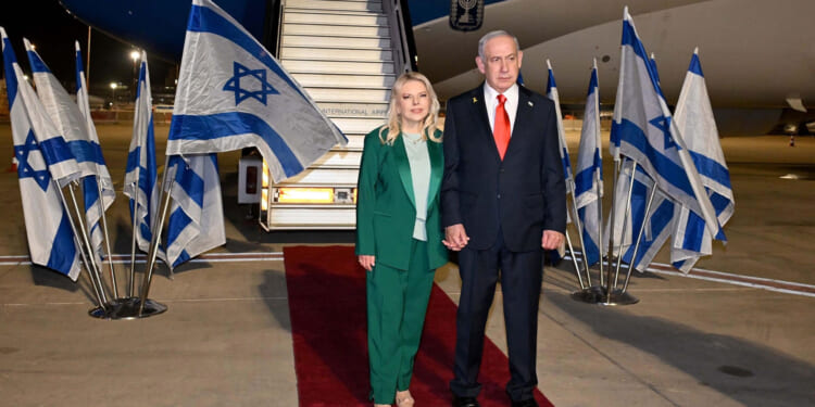 Netanyahu Begins Journey to US, Pledges to Speak 'Truth' to UN General Assembly