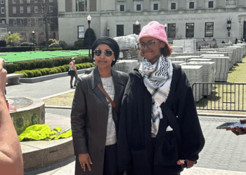 Ilhan Omar's Daughter Fundraises for Self-Described 'Jew Hater' Who Assaulted Jewish Counter-Protesters