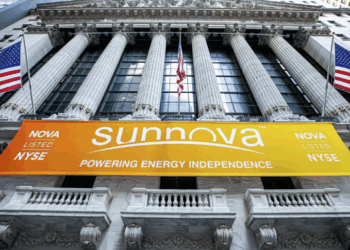 A Whistleblower Was Meeting With the SEC, Accusing a Solar Panel Company of Fraud. The Biden Admin Guaranteed a $3 Billion Loan for the Company at the Same Time.