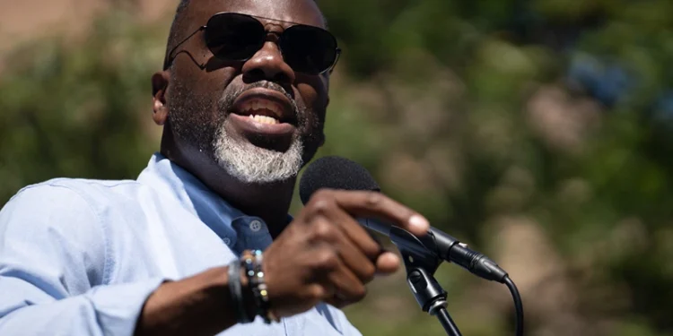 CHICAGO, ILLINOIS - SEPTEMBER 1: Chicago Mayor Brandon Johnson speaks to the crowd while participating in the Labor Day Workers Over Billionaires rally, in solidarity with labor unions and advocacy groups, on September 1, 2025 in Chicago, Illinois. The demonstration was one of hundreds scheduled to take place across the country today, in opposition to the Trump administration