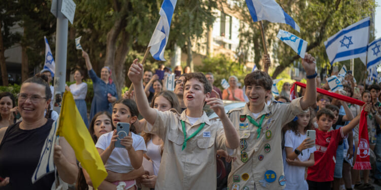 Hamas Continues to Defy Trump as Lebanon Leader Signals Shift Toward Israel, Hometowns Welcome Hostages