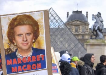 How the elites stole France