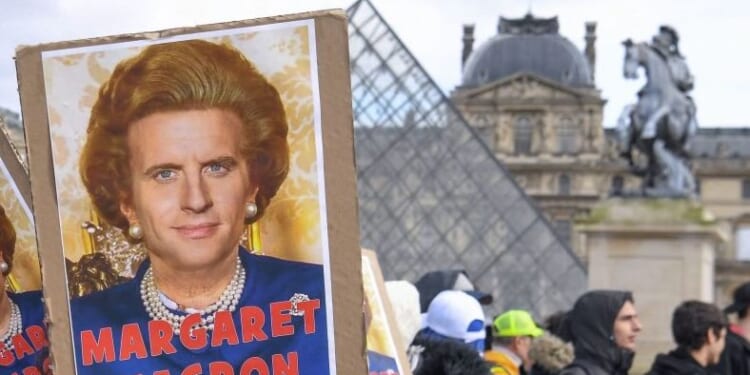 How the elites stole France