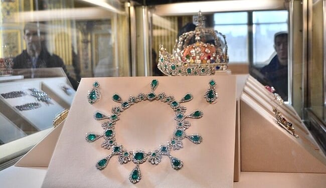 Louvre’s French Crown Jewels Looted in Brazen Daylight Raid – PJ Media
