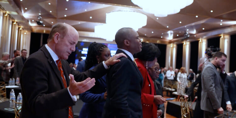 Museum of the Bible to Host National Prayer Altar: 'People of Faith Must Come Together'