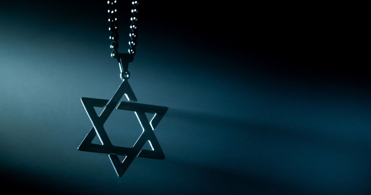 A man wearing a Star of David necklace similar to the one shown was detained for nearly 10 hours after officers viewed the object as appearing "antagonistic" to Palestinian protesters.