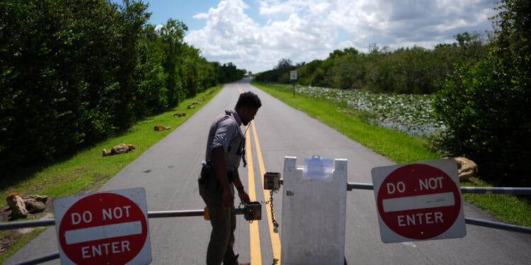 VP Vance Warns of Mass Layoffs if Government Shutdown Drags On