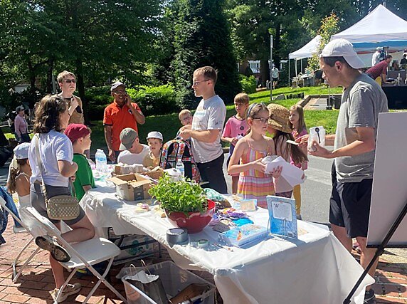 Scholé students raising money for orphans in Guatemala.