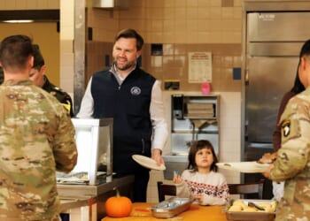 Vance and his family visit Fort Campbell troops, serving Thanksgiving meals ahead of the holiday – One America News Network