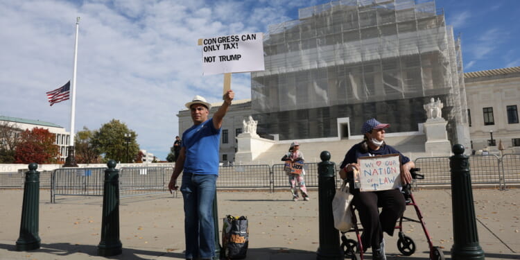 'American Consumers Footing the Bill': Supreme Court Hears Arguments on Trump's Tariff Power