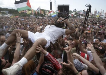 Beware poshos cosplaying as punks