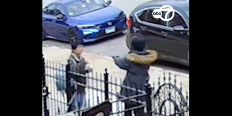 Ting Chui was robbed on Oct. 31, 2025, in Chicago, Illinois, in broad daylight alongside his terrified daughter.