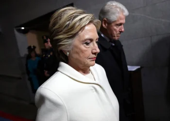 WASHINGTON, DC - JANUARY 20: Former Democratic presidential nominee Hillary Clinton (L) and former President Bill Clinton arrive on the West Front of the U.S. Capitol on January 20, 2017 in Washington, DC. In today