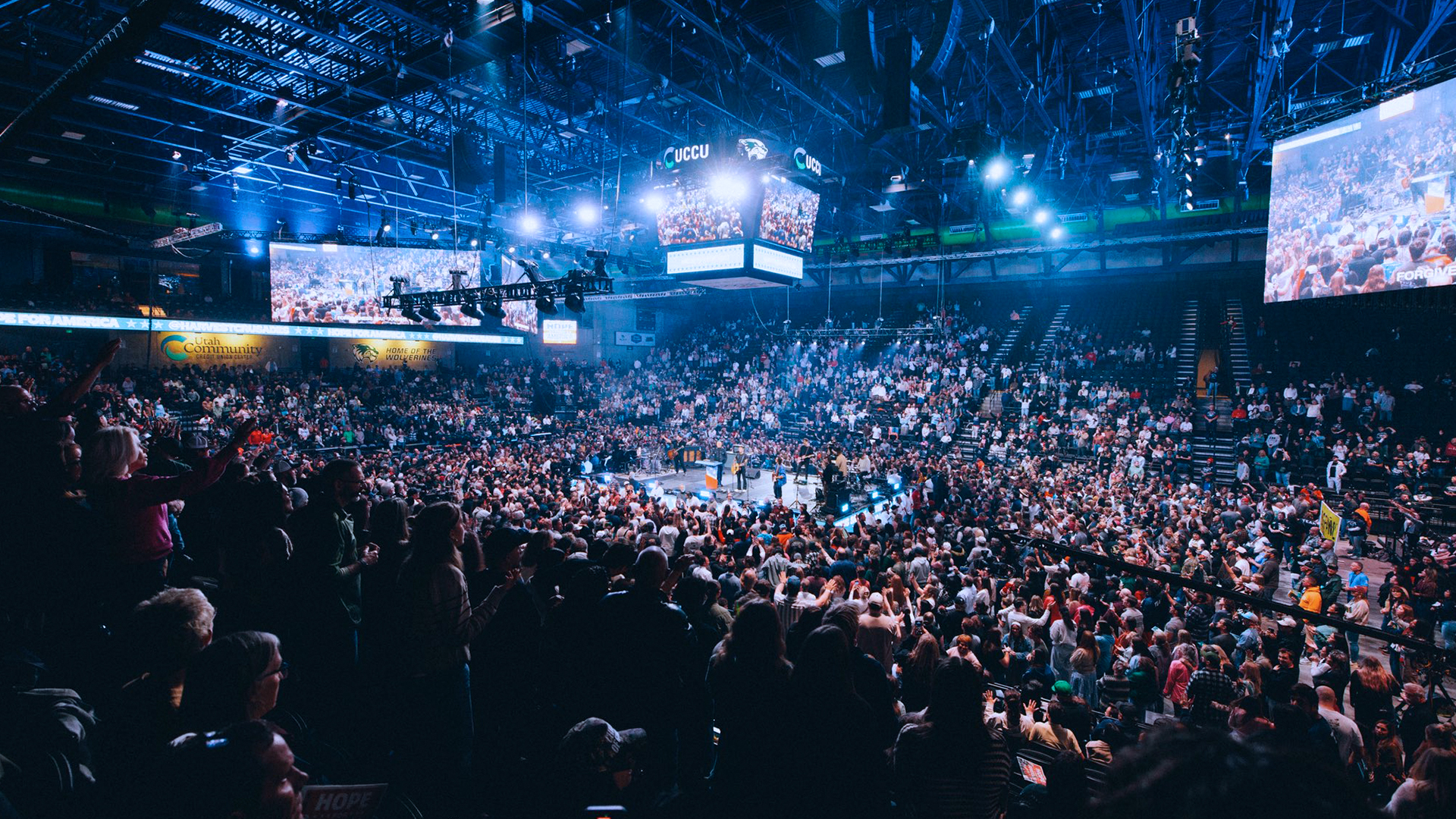 'God Is at Work': Hundreds Flood Altar to Choose Christ in Outreach at Site of Charlie Kirk Murder