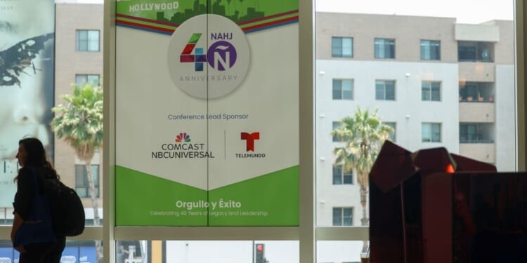 Hispanic Journalist Group Tutors Big-Box Media on Illegal Aliens