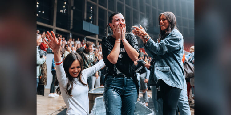 Hundreds Accept Christ as 6,000 Worship Jesus at NC State: 'All Glory to God'