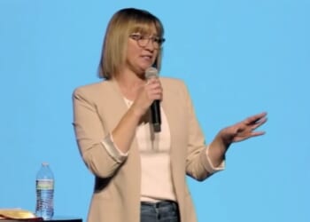 'Not Here to Be Spectators': Worship Leader Kim Walker-Smith Calls the Church Back to Her First Love