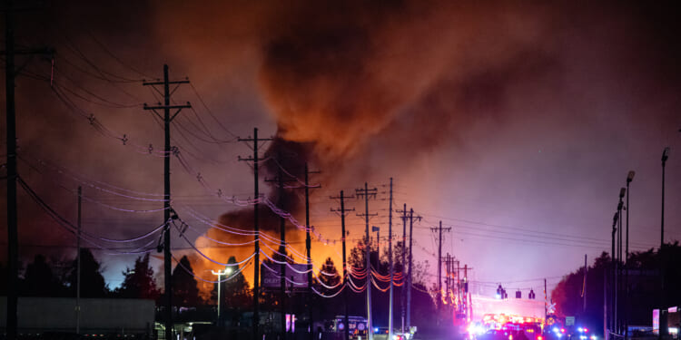 'Pray': 3 Dead, 11 Injured in Fiery UPS Plane Crash in Kentucky