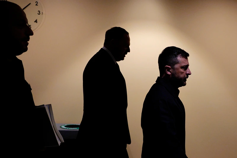 NEW YORK, NEW YORK - SEPTEMBER 23: President of Ukraine Volodymyr Zelensky (R) walks to a bilateral meeting with U.S. President Donald Trump during the 80th session of the UN’s General Assembly (UNGA) at the United Nations headquarters on September 23, 2025 in New York City. World leaders convened for the 80th Session of UNGA, with this year’s theme for the annual global meeting being “Better together: 80 years and more for peace, development and human rights.” (Photo by Chip Somodevilla/Getty Images)
