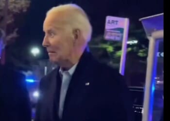 Former President Joe Biden visits a restaurant in Northern Virginia to a stunned crowd.