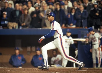FLUSHING, NY - OCTOBER 27: Right fielder Darryl Strawberry #18 of the New York Mets swings during game 7 of the 1986 World Series against the Boston Red Sox at Shea Stadium on October 27, 1986 in Flushing, New York. The Mets won the series 4-3. (Photo by T.G. Higgins/Getty Images)