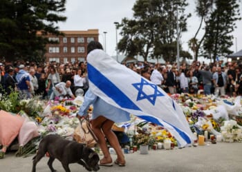 Police ‘Froze’ As Terrorists Massacred Jews on Bondi Beach, Eyewitness Accounts and Videos Suggest