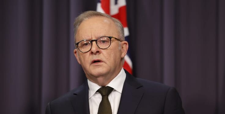 Australian Officials Confirm Bondi Beach Hanukkah Attacks 'Motivated by Islamic State Ideology'