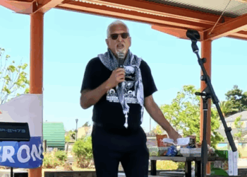 Left-Wing Mayor Faces Calls To Resign for Saying Bondi Beach Terror Attack Was 'False Flag'