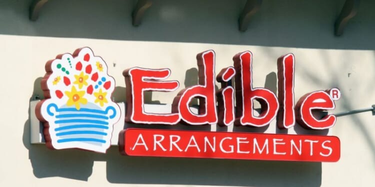 2 police officers wounded and suspect killed during child custody exchange – One America News Network