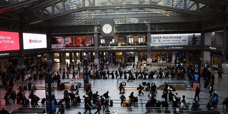 Tariffs, Taxes, and Trump – The Top US Economic Stories of 2025