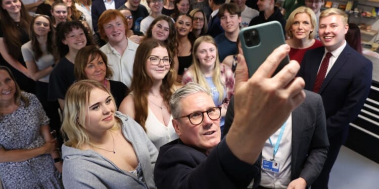 Addicted to your smartphone? Put on Keir Starmer’s TikTok