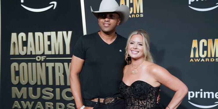 'Country Ever After' Star Loses 7-Year Battle to Colon Cancer: 'Slipped Into the Arms of Jesus'