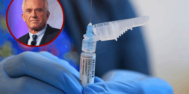 (L)Democratic Presidential Candidate Robert F. Kennedy Jr. listens as he is introduced by Rabbi Shmuley Boteach during the World Values Network