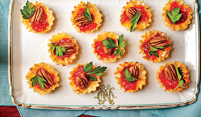 Here's How to Avoid Holiday Weight Gain While Still Savoring the Tastes of the Season