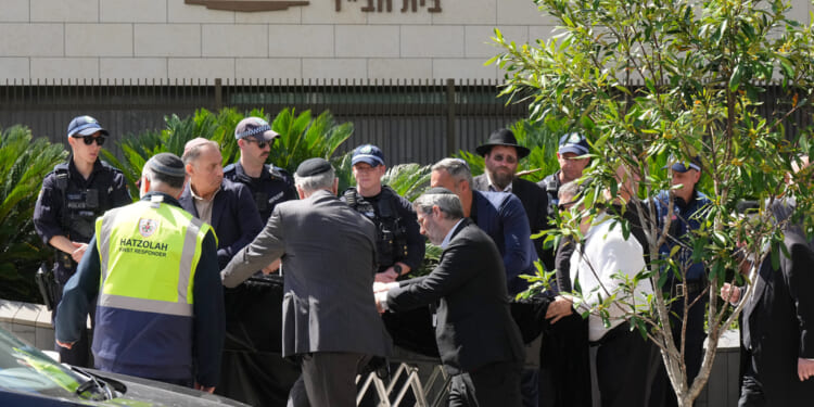 Israel, Egypt Reach $34 Billion Natural Gas Deal; Slain Rabbi Buried in Sydney