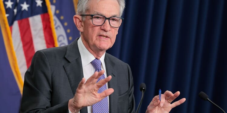 Quick, Jerome Powell, US Workers Need More Rate Cuts
