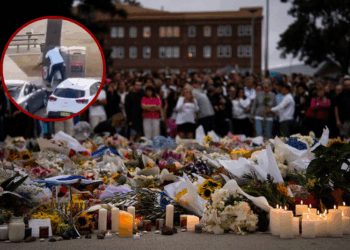SYDNEY, AUSTRALIA - DECEMBER 15: Community members gather outside of Bondi Pavilion at Bondi Beach on December 15, 2025 in Sydney, Australia. Police say at least 16 people, including one suspected gunman, were killed and more than a dozen others injured when two attackers opened fire near a Hanukkah celebration at the world-famous Bondi Beach, in what authorities have declared a terrorist incident. (Photo by Audrey Richardson/Getty Images)