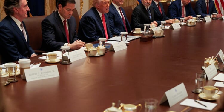 Trump Floats No Income Tax Pledge Again