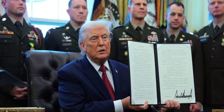 Trump signs EO formally classifying fentanyl as WMD, directing agencies to concentrate efforts toward reducing imports – One America News Network