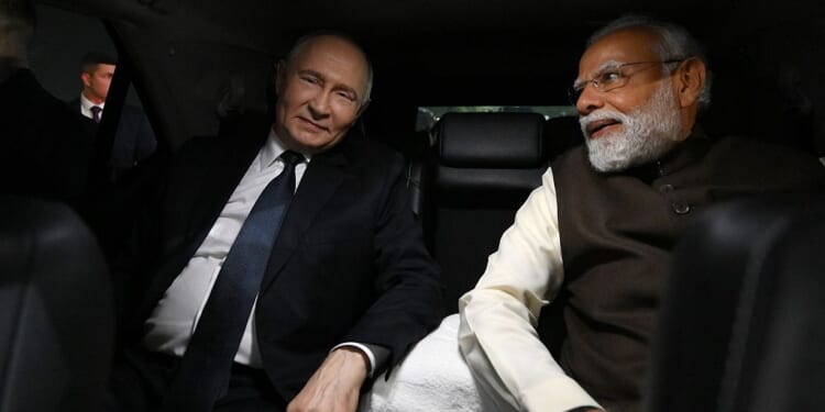 When Putin Visits India, the White House Pays Attention