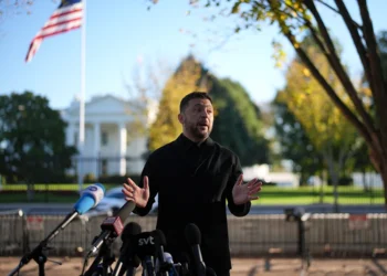 WASHINGTON, DC - OCTOBER 17: Ukrainian President Volodymyr Zelensky speaks during a news conference in Lafayette Park outside the White House on October 17, 2025, in Washington, DC. Zelensky spoke with members of the media following a meeting with U.S. President Donald Trump on advancing a peace deal between Russia and Ukraine. (Photo by Andrew Harnik/Getty Images)