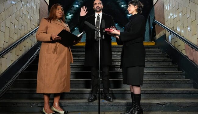 Does It Matter Which Book an Official Chooses to Hold While Taking the Oath of Office? – PJ Media