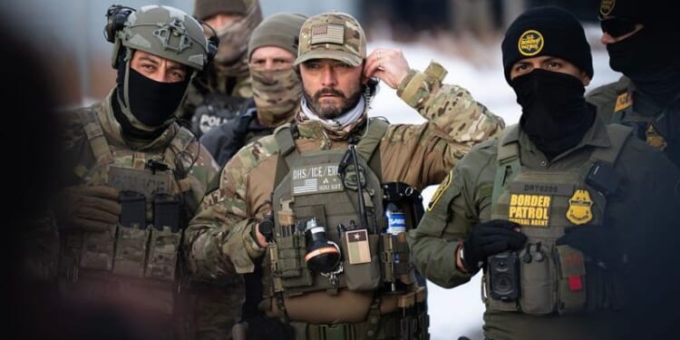 ICE officers arrest restaurant staffers hours after having lunch at the establishment – One America News Network