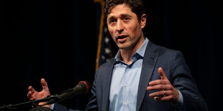 Minneapolis mayor urges Trump to remove federal agents as police chief urges citizens to ‘remain peaceful’ after Border Patrol shooting