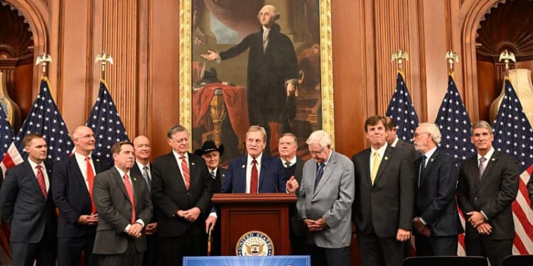 7 House Democrats side with Republicans to pass DHS and ICE funding bill to stave off shutdown – One America News Network