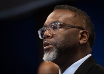 Chicago mayor signs ‘ICE On Notice’ EO to direct CPD to investigate federal agents – One America News Network